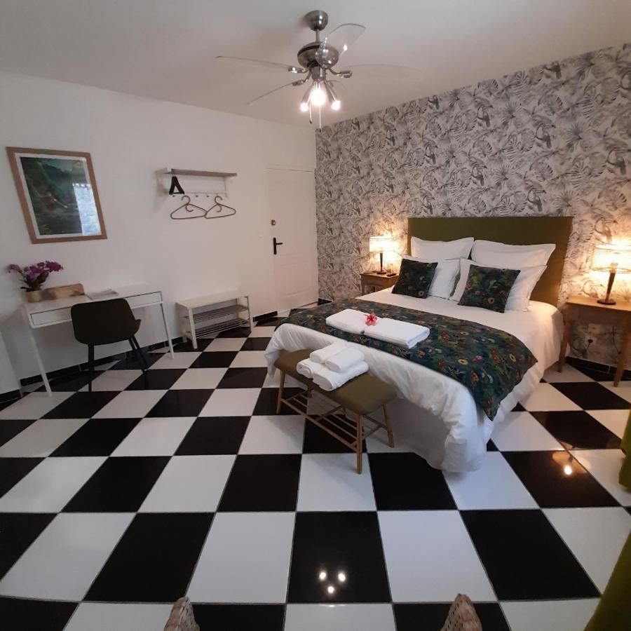 Villa Garriga Le Bois de Nefles  Room photo